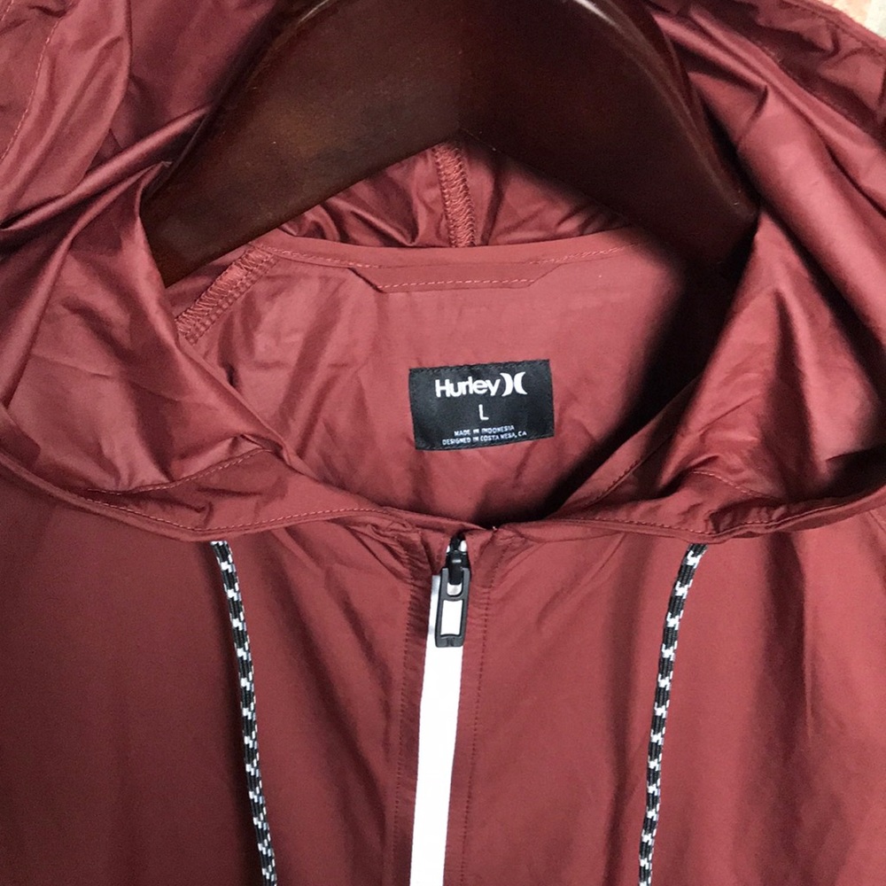 Hurley - Picture 2 of 16